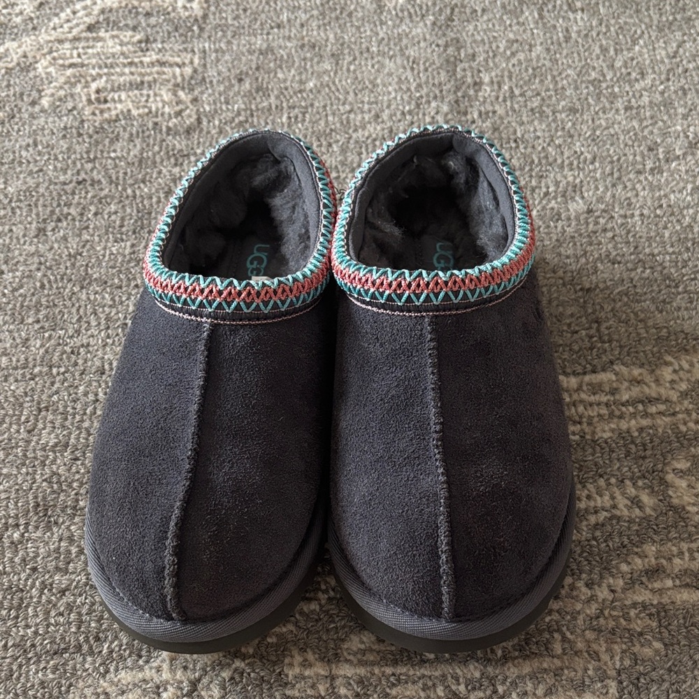 UGG women’s Tasman II size 7